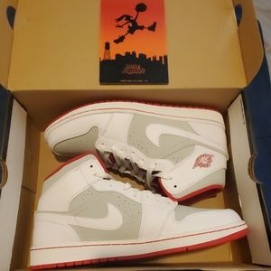 Air Jordan 1 Mid Hare WB